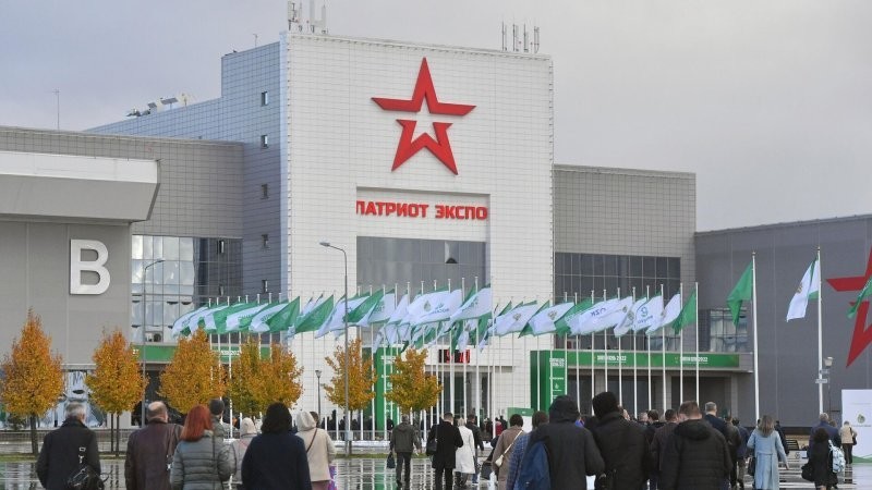 Экс-замминистра обороны построил сыну дачу на средства из бюджета парка "Патриот"