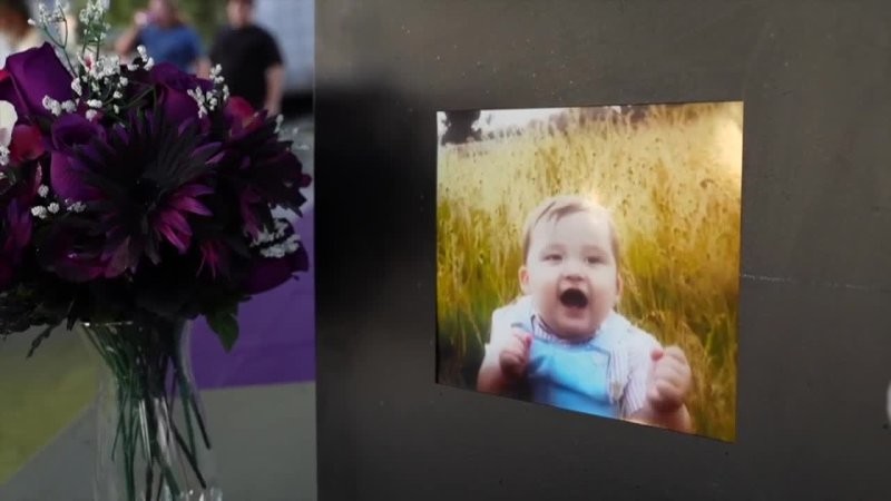 Американка оставила двух малышей в машине на жаре, а сама пошла к косметологу