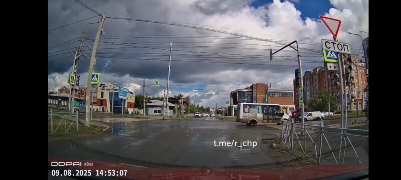ДТП в Омске "Ваш курьер задерживается"