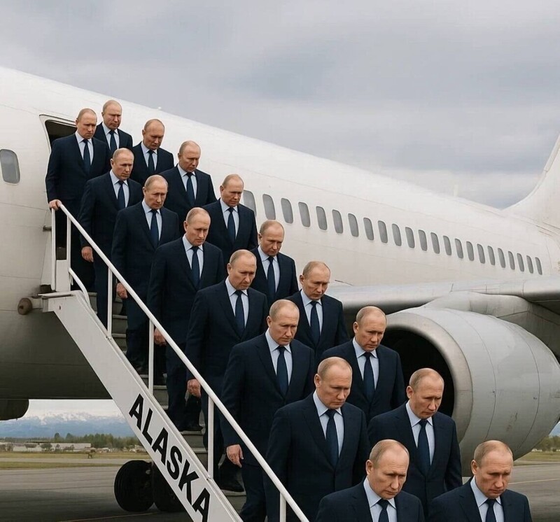 Какой из этих  Путин ??? ... )))