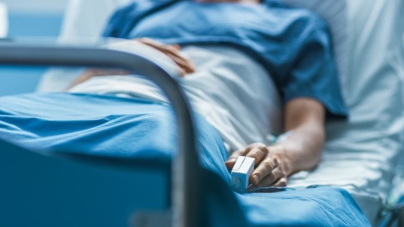 Невеста и любовница спасли избранника от отключения аппаратов жизнеобеспечения