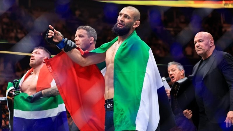Рамзан Кадыров подарил Maybach чемпиону UFC Чимаеву после его победы на турнире в Чикаго