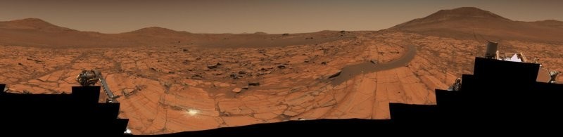 Исследовательский вездеход NASA показал голубое небо на Марсе