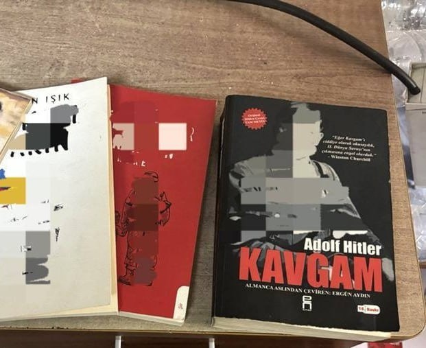 Новороссийск: у турка с парома нашли «Mein Kampf» и фото Гитлера!