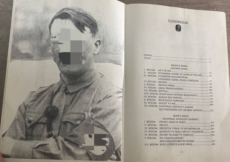 Новороссийск: у турка с парома нашли «Mein Kampf» и фото Гитлера!