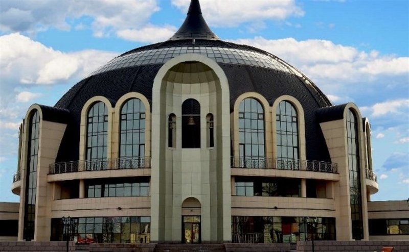 13. Музей оружия в виде шлема в Туле