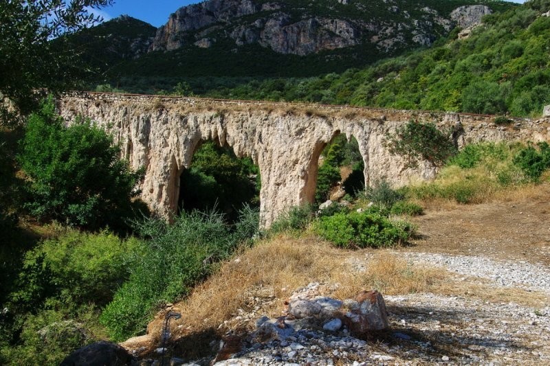 Каменные слёзы Лукуса – древнего застывшего во времени водопровода