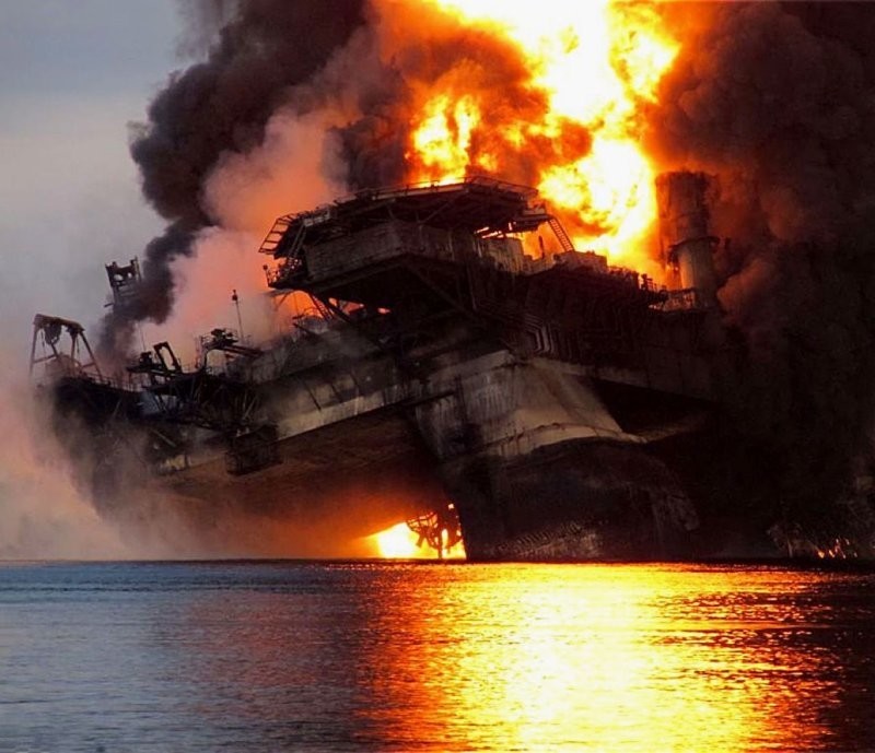 11. Обрушение нефтяной платформы Deepwater Horizon