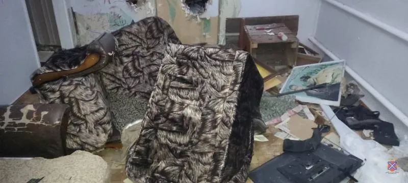 Озлобленные школьники разгромили чужой дом