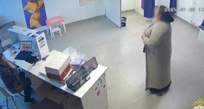 Жительница Арзамаса "обновила" гардероб бесплатно прямо в пункте выдачи заказов Жительница Арзамаса "обновила" гардероб бесплатно прямо в пункте выдачи заказов