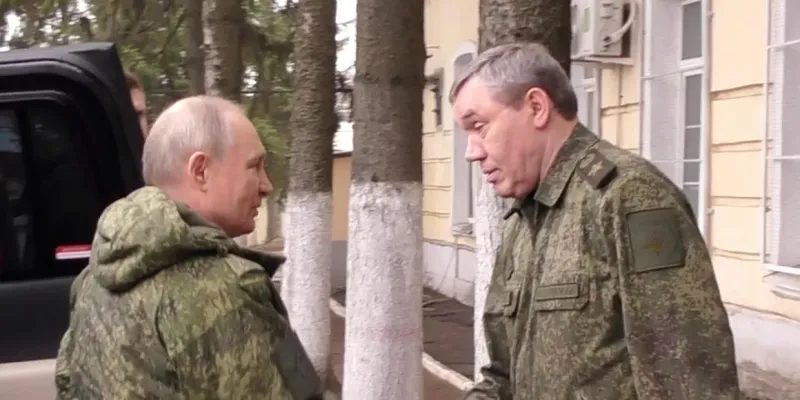 Военные доложили Путину об "окружении" украинских войск в Купянске и Покровске (Красноармейске) Военные доложили Путину об "окружении" украинских войск в Купянске и Покровске (Красноармейске)