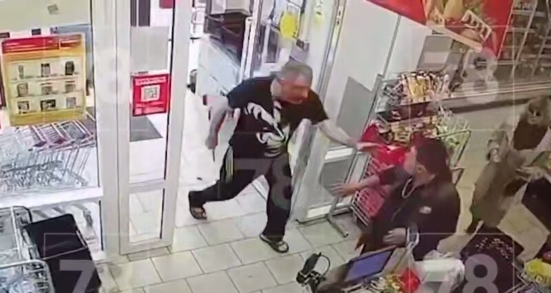 Мужчина устроил поножовщину в магазине в Санкт-Петербурге Мужчина устроил поножовщину в магазине в Санкт-Петербурге