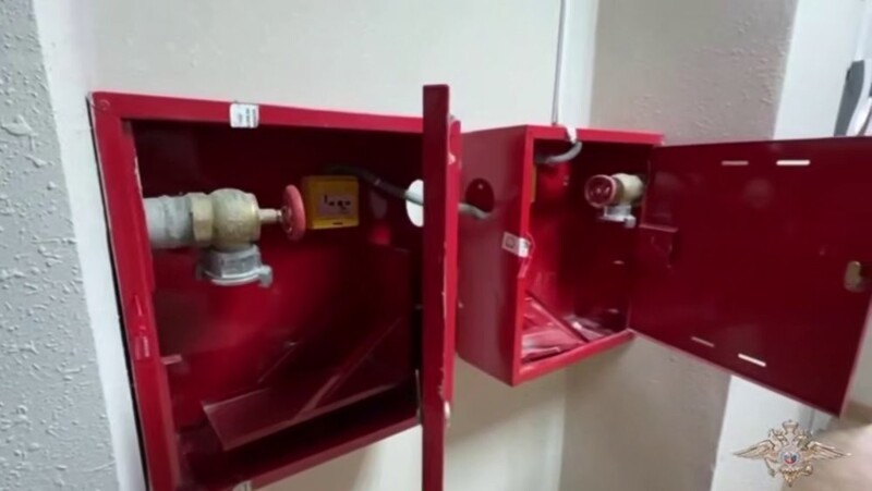 Мужчины похитили 257 пожарных рукавов из многоквартирных домов Мужчины похитили 257 пожарных рукавов из многоквартирных домов