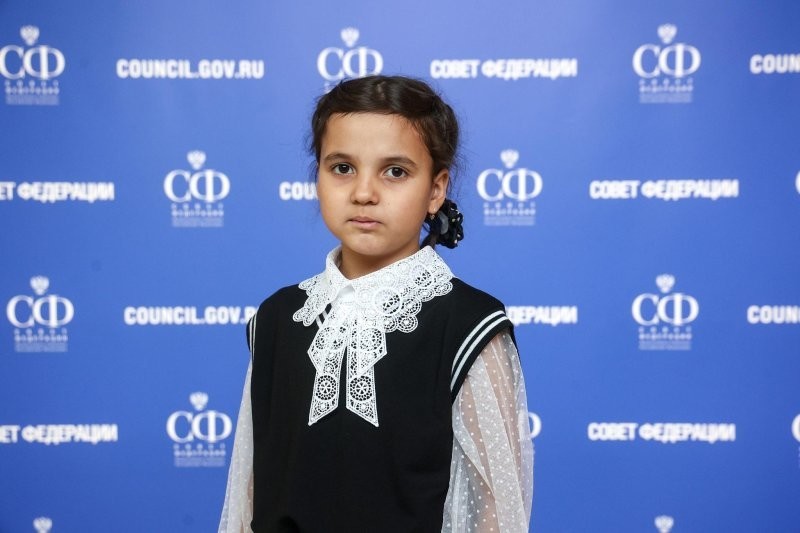В Совете Федерации наградили 9-летнюю девочку, спасшую на пожаре своих младших братьев