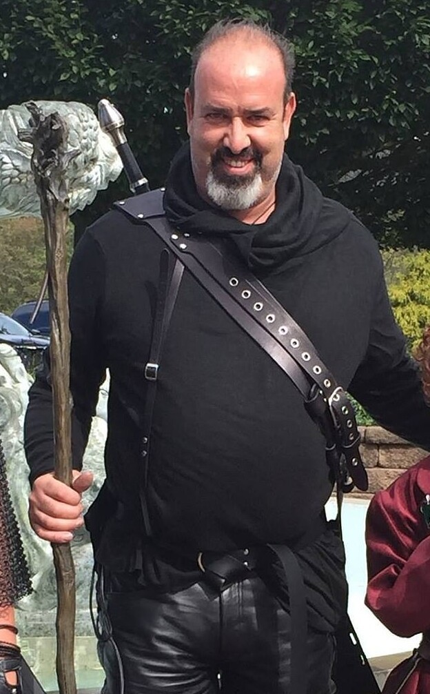 Католическая школа в Пенсильвании отметила Хэллоуин, использовав для оформления копию ворот в Аушвиц