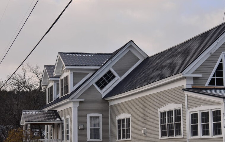 Ведьмины окна Вермонта – архитектурная загадка под крышей