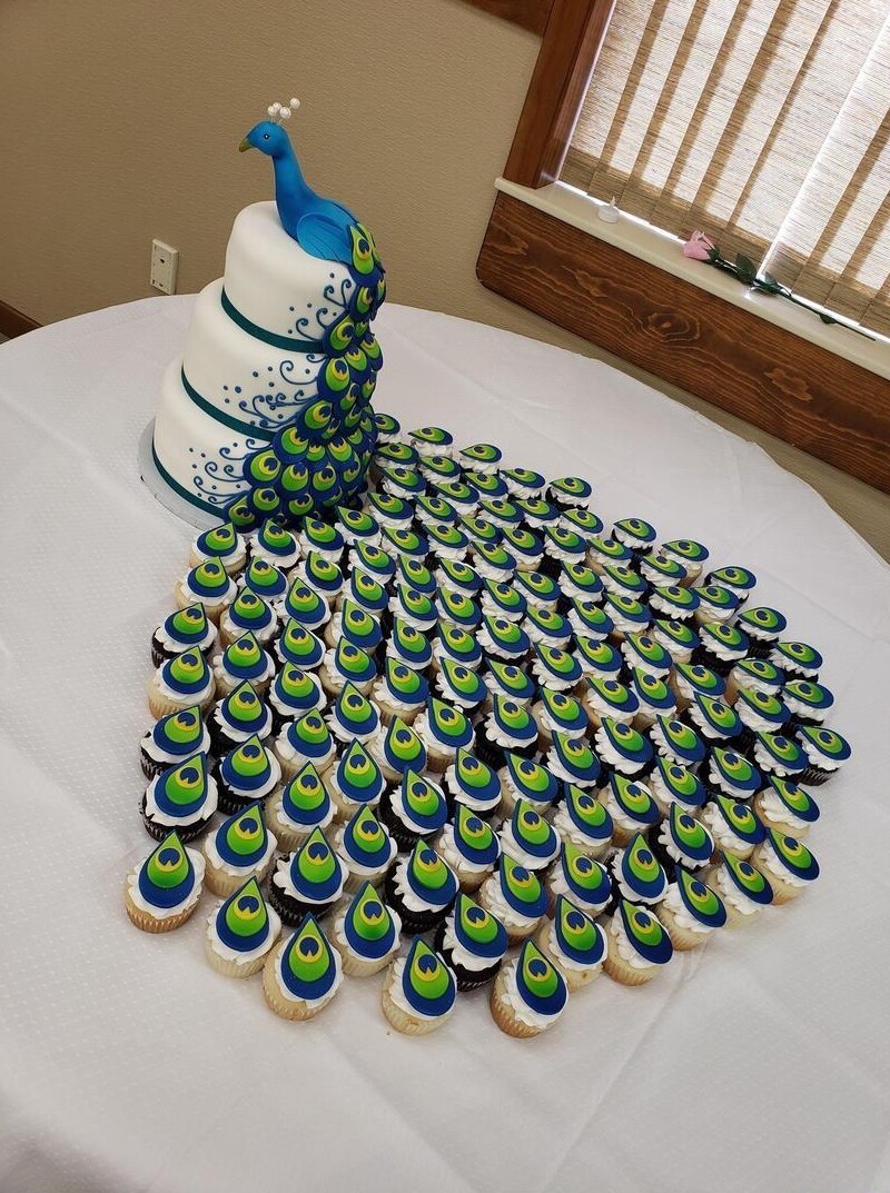 10. Торт, плавно трансформирующийся в кексы