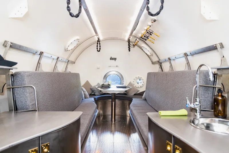 Подводная база на глубине 50 метров, где исследователи проведут не одну неделю