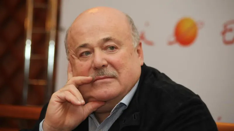 5 знаменитых отцов-одиночек, о тихом подвиге которых мало кто знает