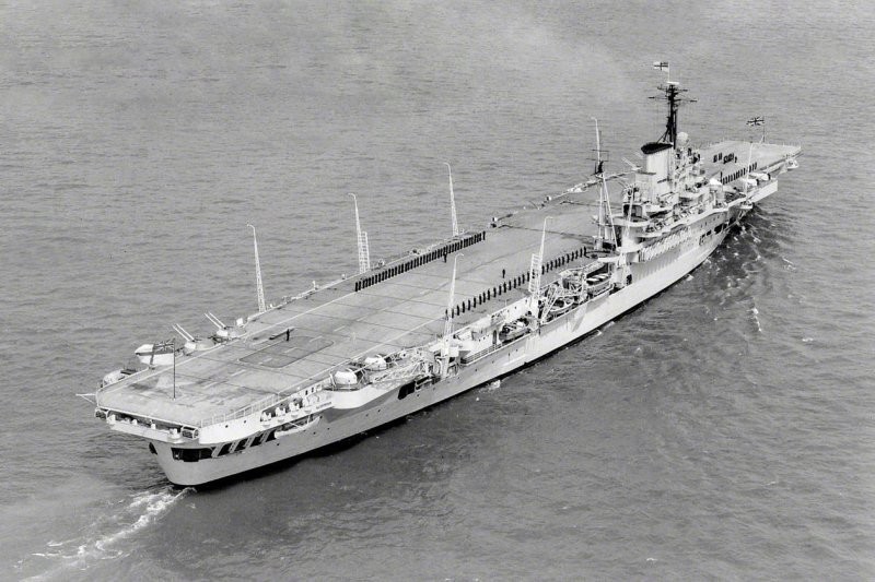 «Выдающийся» британец: история службы авианосца HMS Illustrious