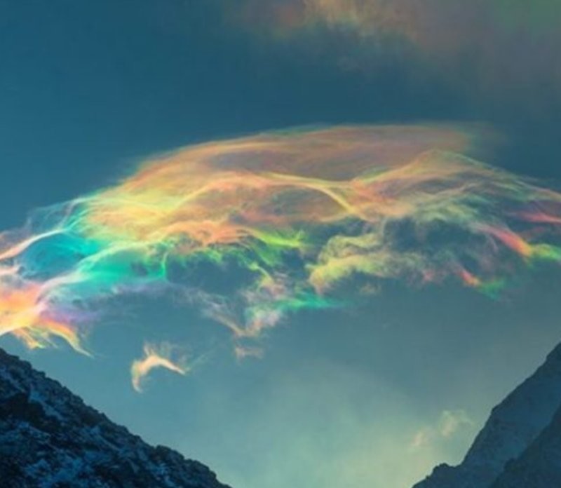 6. Радужные облака