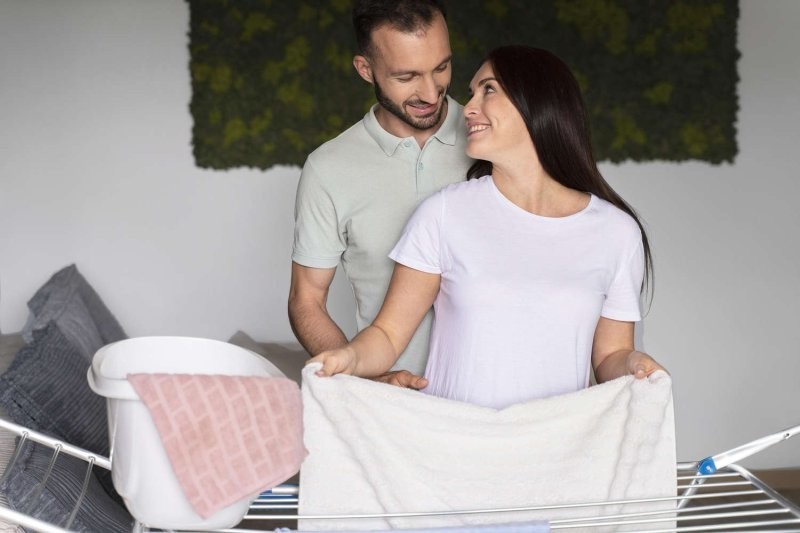 Экономисты назвали зарплату, которую муж должен платить жене