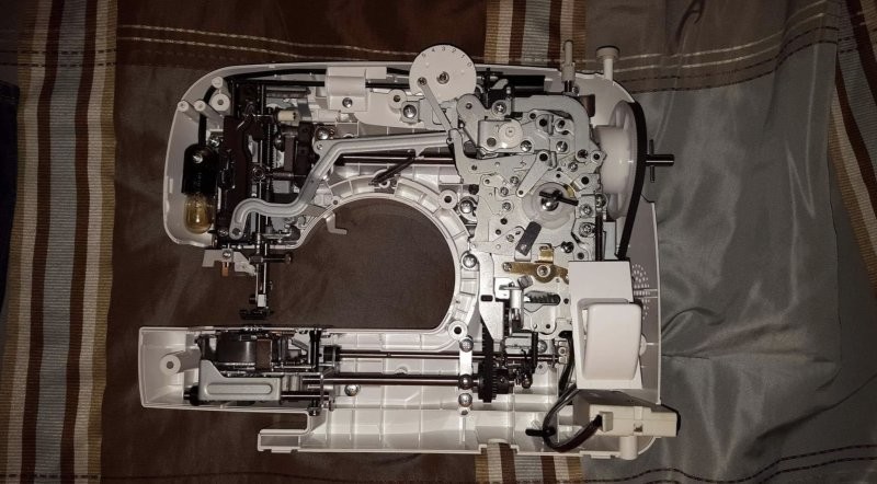 26. Швейная машина 