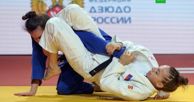 Российским дзюдоистам разрешили выступать под флагом России на международных соревнованиях