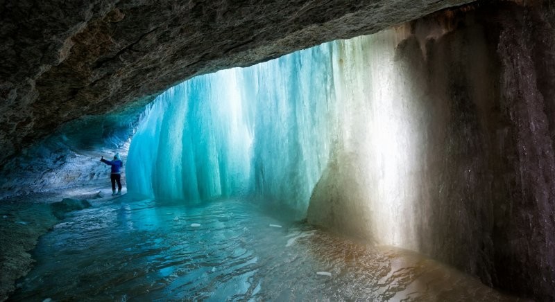 4. За замёрзшим водопадом