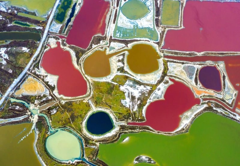 Китайское озеро, рождающее радугу, богатство и эмоции