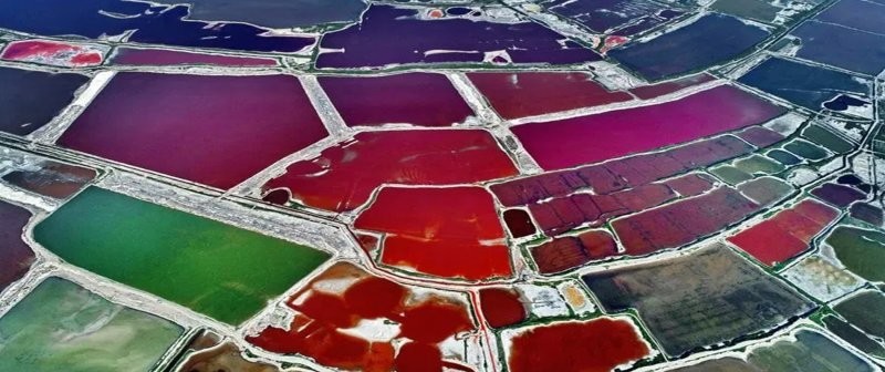 Китайское озеро, рождающее радугу, богатство и эмоции