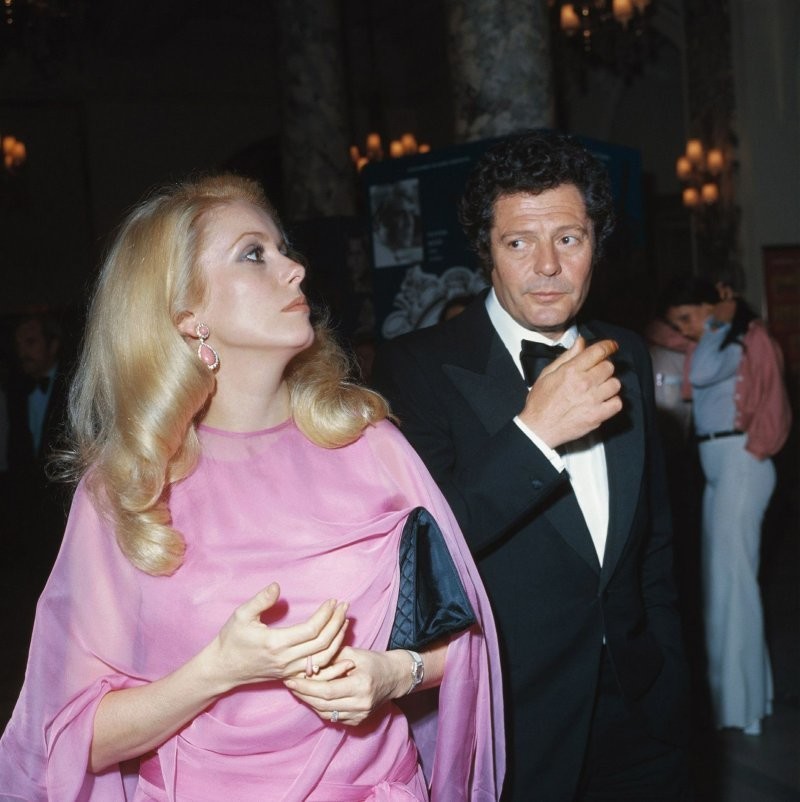 "Оскар" за сохранение брака: как жена Марчелло Мастроянни прощала мужу всё и даже хотела удочерить его дочь от другой женщины