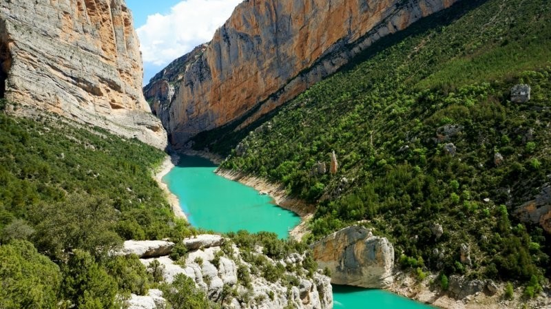 Ущелье Монт-Ребей, где можно перемещаться по тонкой грани между восторгом и страхом