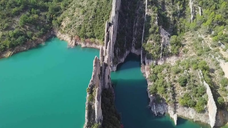 Ущелье Монт-Ребей, где можно перемещаться по тонкой грани между восторгом и страхом