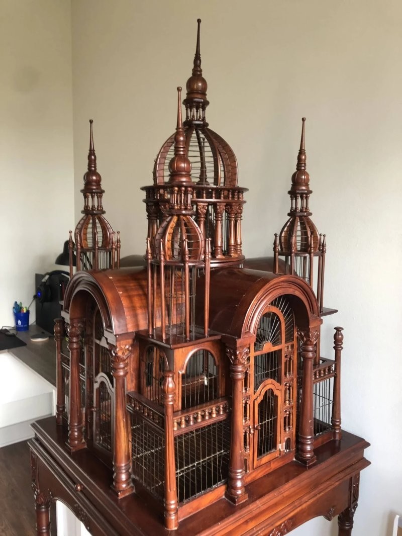 17. Винтажный декоративный собор в викторианском стиле, похожий на птичью клетку