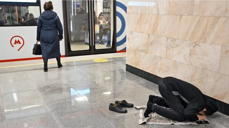 Глава СПЧ Фадеев назвал провокацией проведение намазов в метро