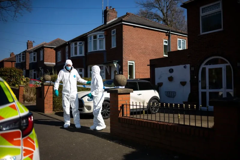 «Он сам упал на нож»: британка отрицает убийство мужа