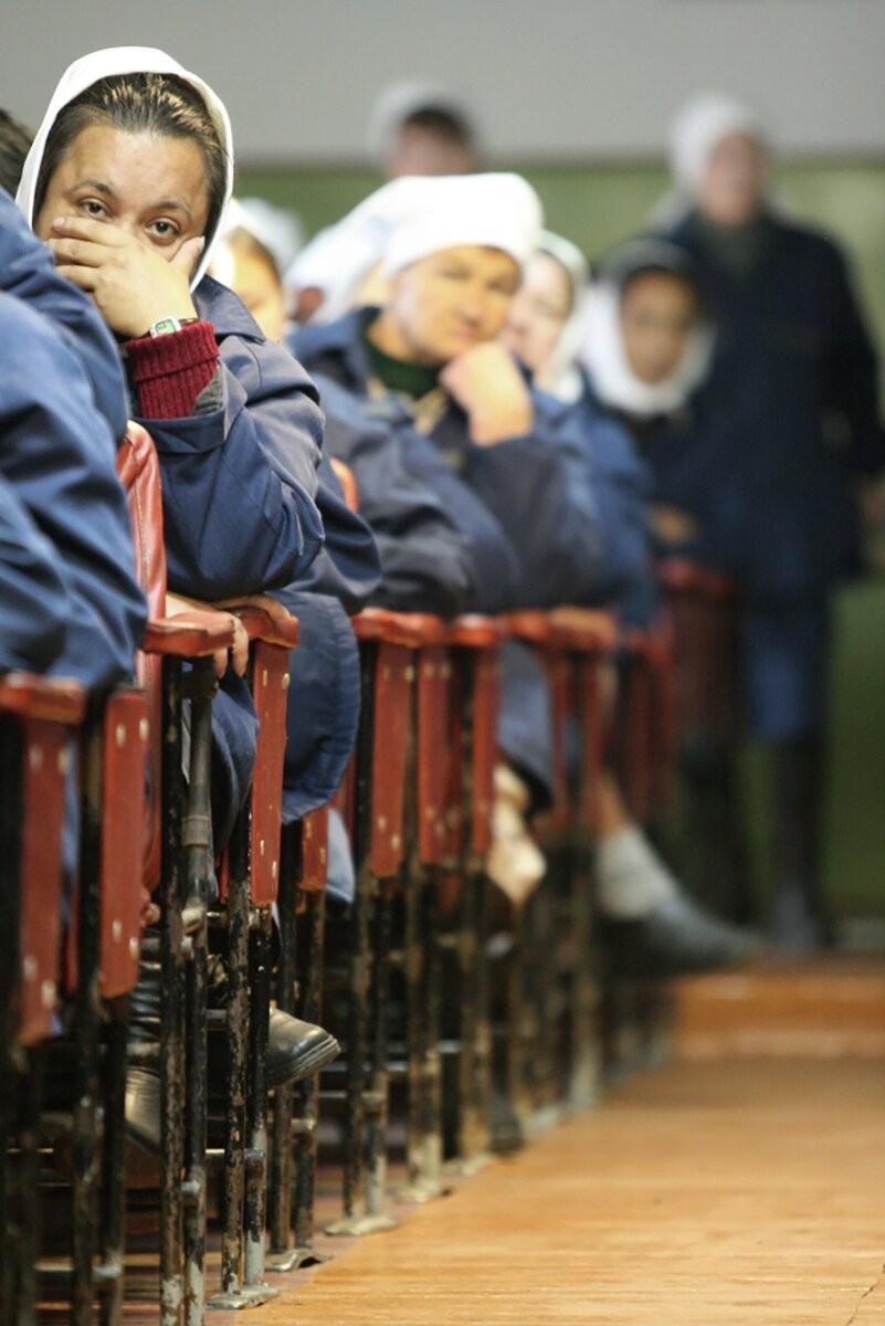 «Вернется без зубов и лысая». Колонию Блиновской называют страшным местом