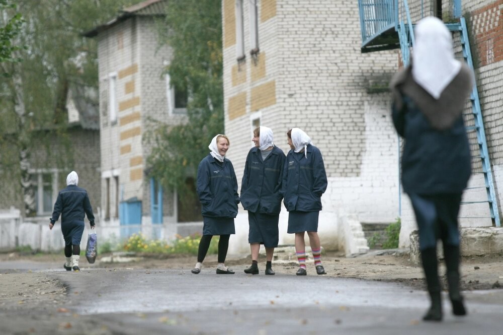 «Вернется без зубов и лысая». Колонию Блиновской называют страшным местом