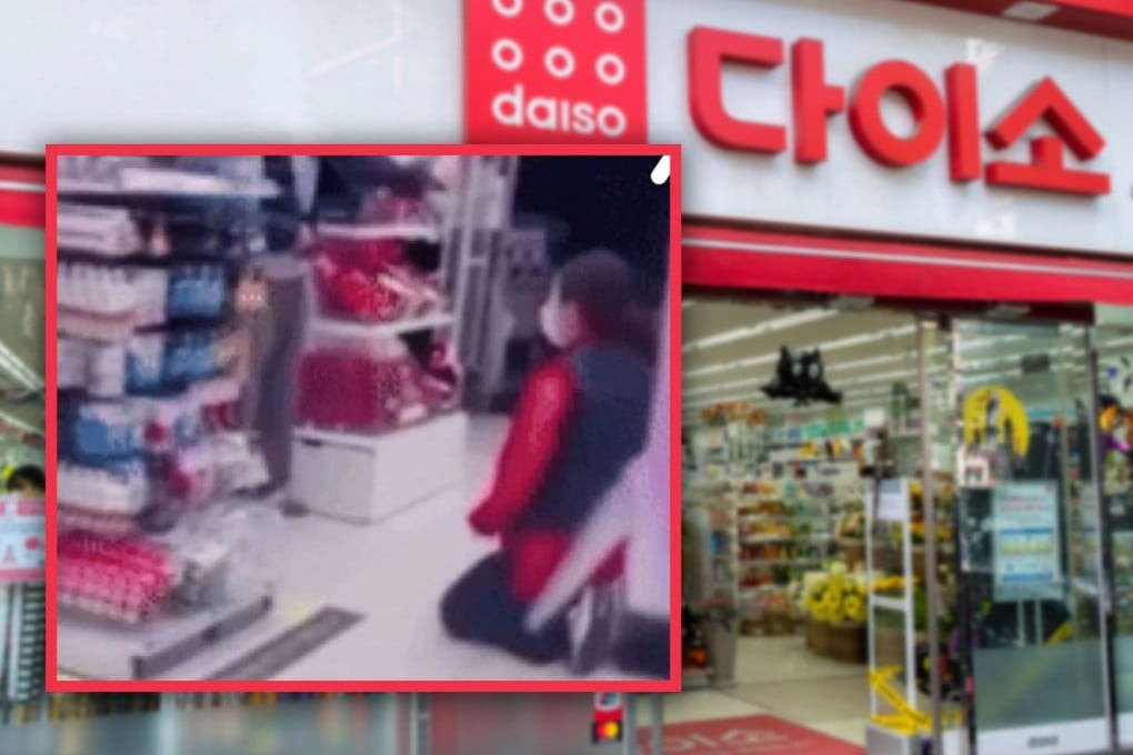 Продавщице, сделавшей замечание ребёнку, пришлось извиняться на коленях