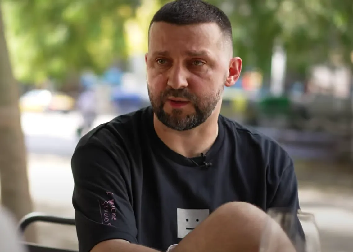 Квазимодо в юморе: комик Руслан Белый обзавидовался бывшим коллегам и вновь затосковал о былых возможностях