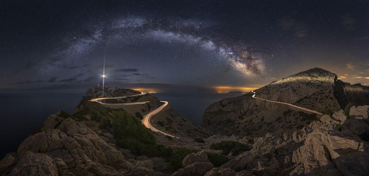 Финалист, 2021. Маяк Форментор на острове Майорка, Испания. Автор Марк Марко Риполл