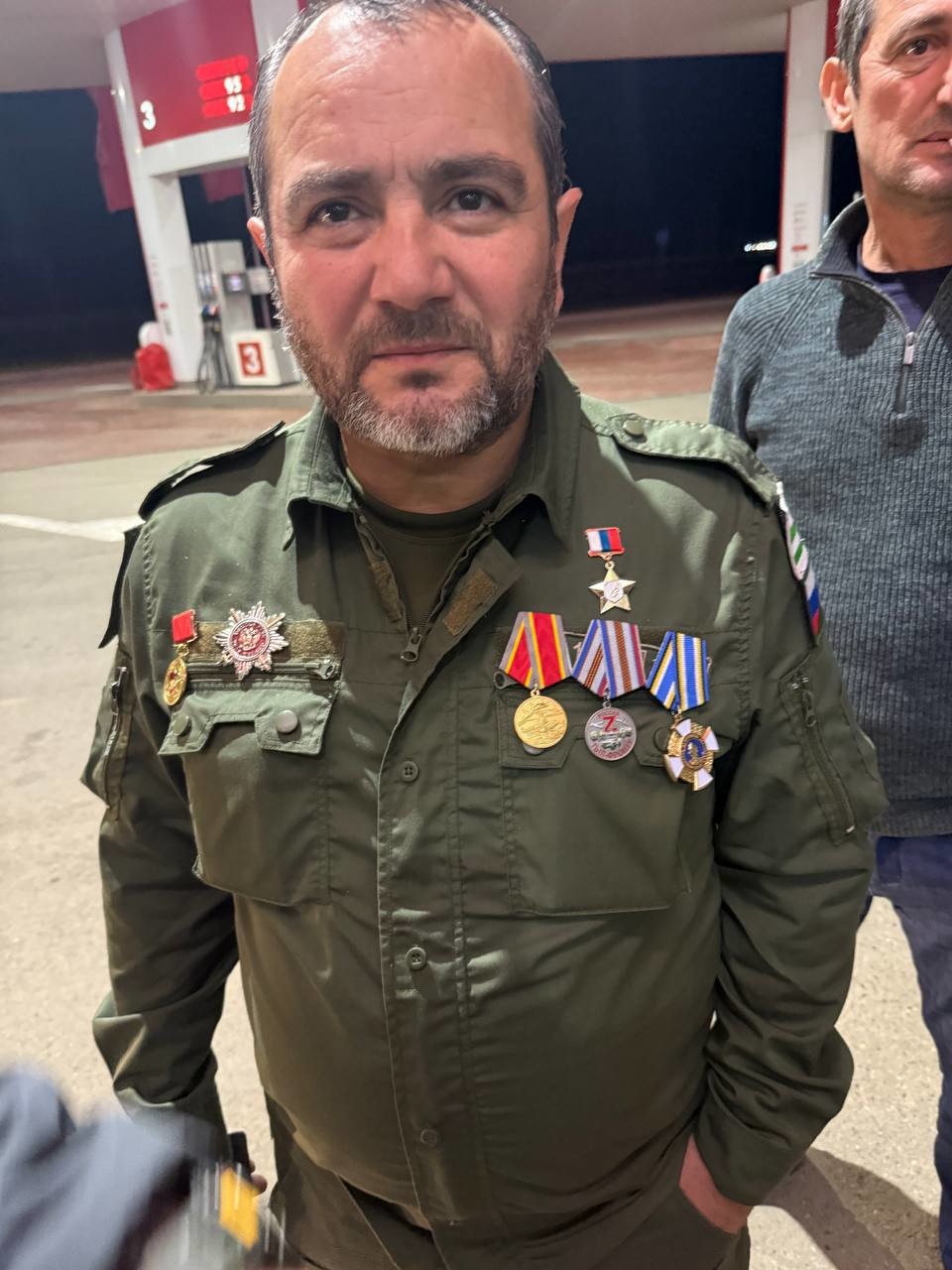 Стало известно о скандале с экс-ахматовцем с поддельной звездой Героя России