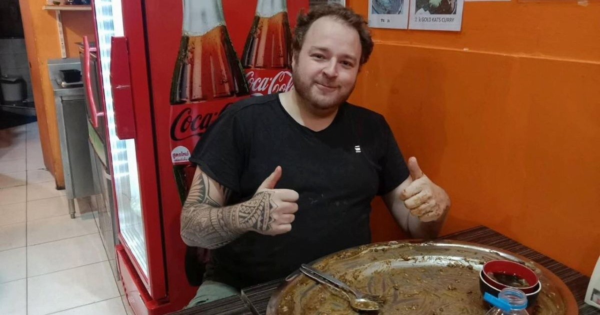 Участник конкурса по поеданию 10-килограммовой порции карри пойман на жульничестве
