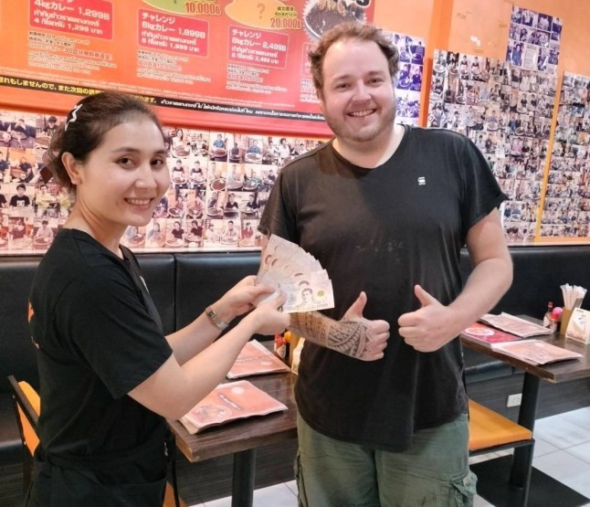 Участник конкурса по поеданию 10-килограммовой порции карри пойман на жульничестве