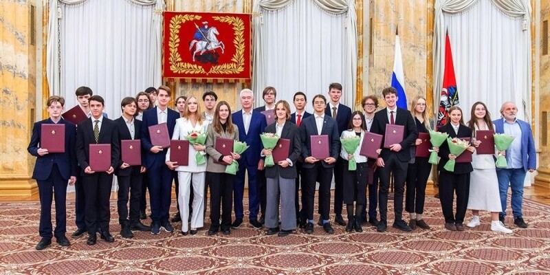 22 золотых, 5 серебряных и 1 бронза на международных олимпиадах