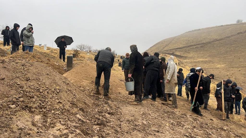 Власти Таджикистана подарили дом семье убитого в Одинцово мальчика