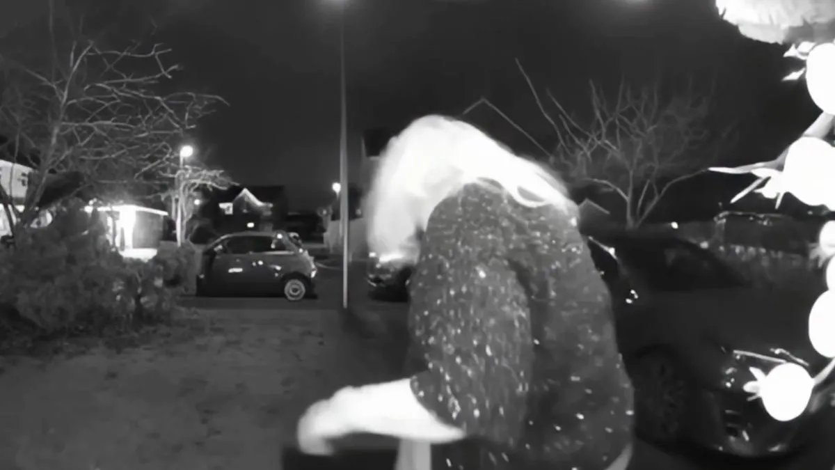 Выход из дома завершился падением на асфальт