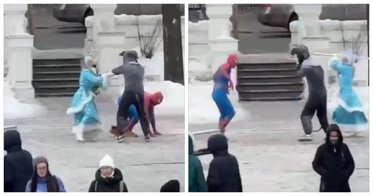 В Казани крыса избила на улице Человека-Паука и Снегурочку