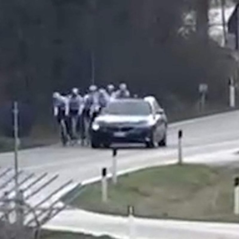 В Италии водитель из-за неприязни обстрелял велосипедистов